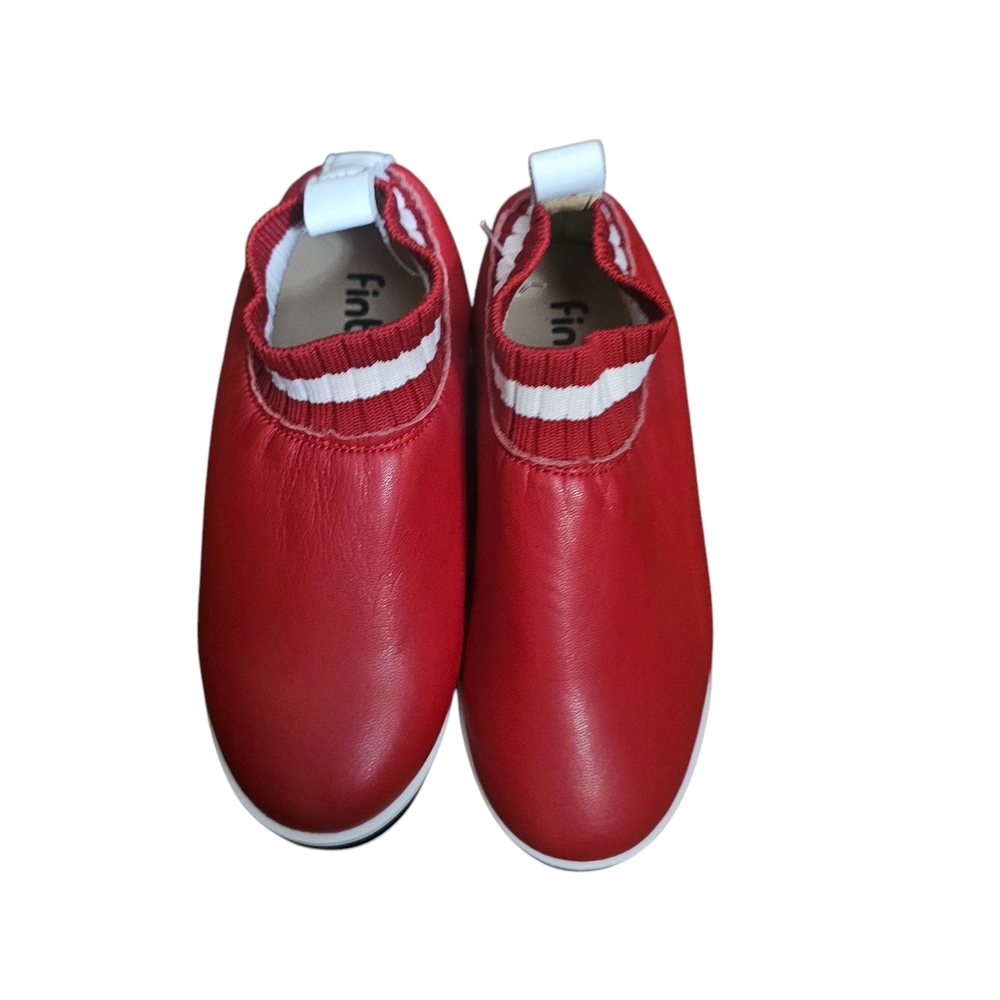 Kids Fintoes Red And White Shoes